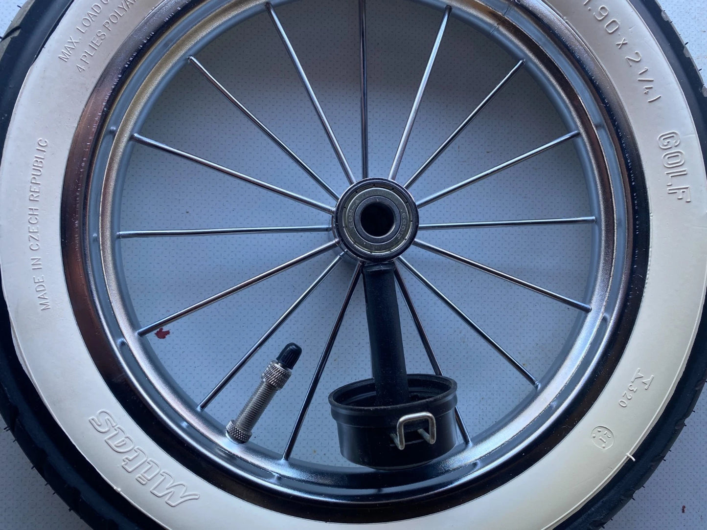 Wheel Retainer Clip & Plastic Sleeve